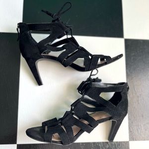 TAHARI NORWAY BLACK SUEDE LACE-UP HEELS 9.5M
